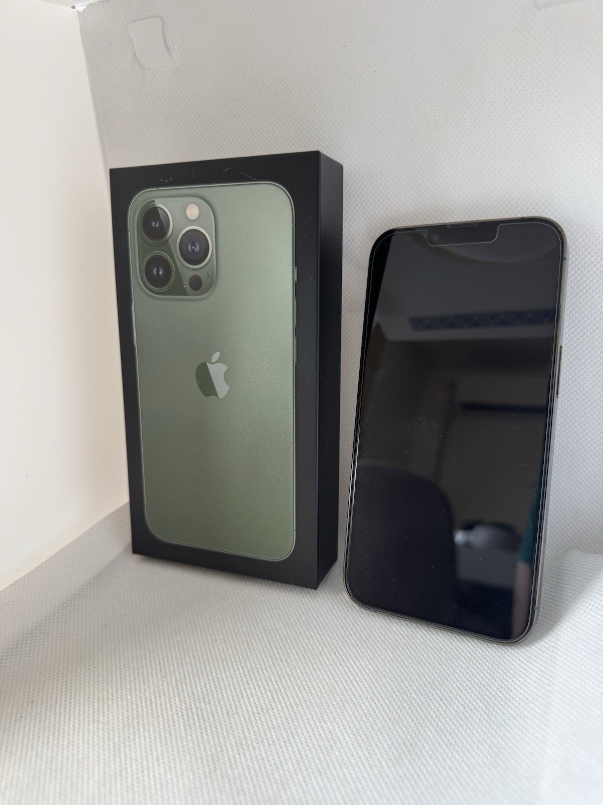 Apple iPhone 13 Pro - 128GB - Verde Alpino (Sbloccato) Più Cover
