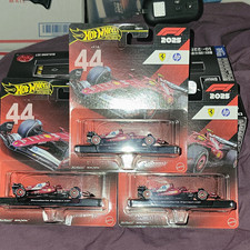 Hot Wheels Premium 2025 Ferrari F1 Scuderia Ferrari HP 44 1:64 Metal HRV11