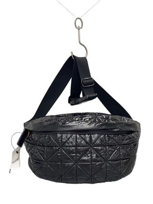 VeeCollective Shoulder Bag -- Black