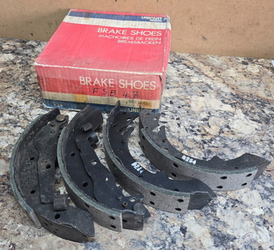Unipart, GBS1043 -  Rear Brake Shoe Set - Renault, Talbot, Peugeot 204, 304, 305