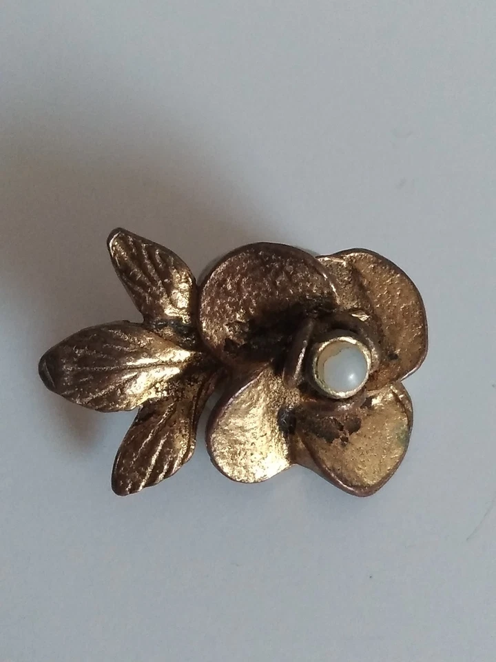 Bouton ancien en métal doré, bille de verre, fleur. 17x27mm - Photo 4/4