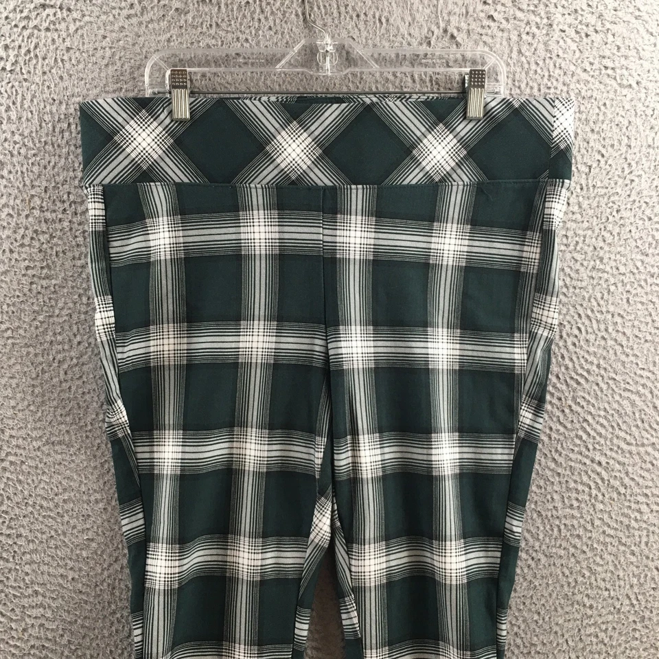 Pantalones ajustados Torrid Capri para mujer 2 (real 39x25) verde a cuadros tiro alto Foto 2 de 4