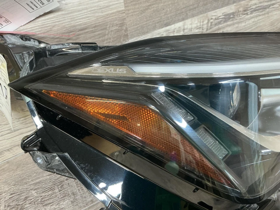 21-22 Lexus UX250H RH Passenger Side Headlamp Assembly OEM 8114576231 Foto 4 de 4