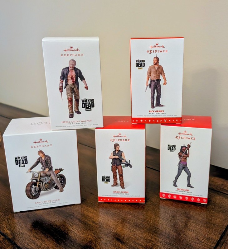 HALLMARK THE WALKING DEAD LOT OF 5 ORNAMENTS DARYL RICK MICHONE MERLE