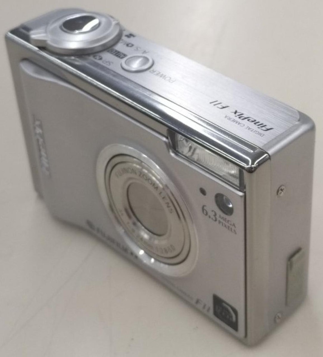富士フイルム　ファインピクス　F11 Fujifilm FinePix F11 デジタルカメラ FUJIFILM FinePix F11の通販