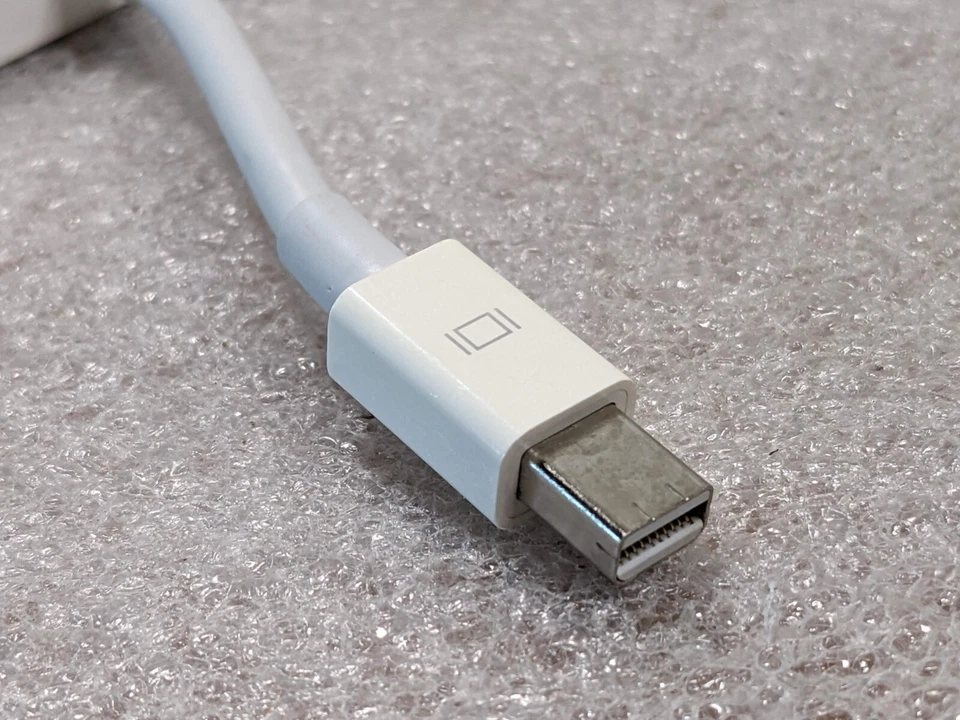 Apple Genuine Mini DisplayPort to VGA Adapter A1307 MB572Z/B (D) - Image 4 of 4