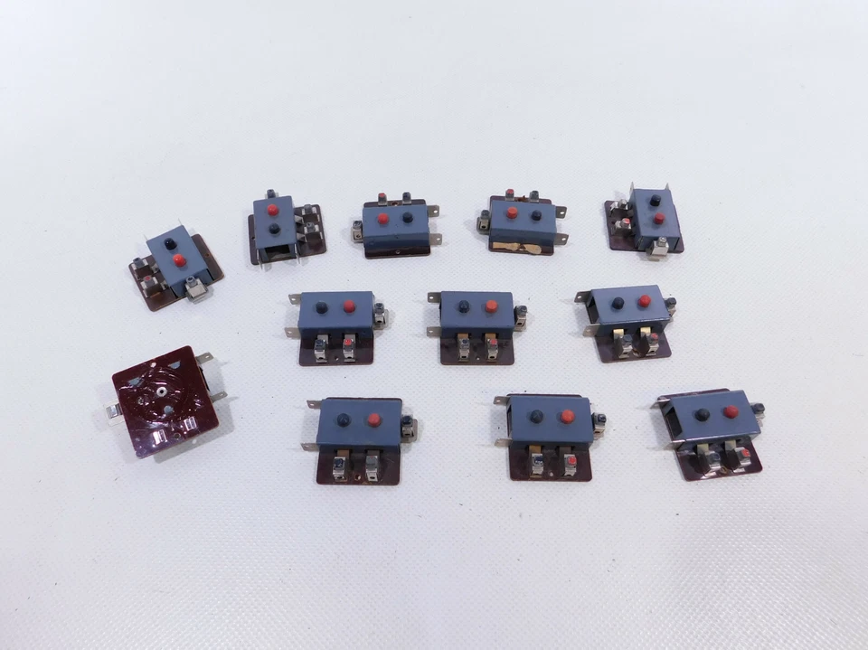 Placa/botón de distribución Fleischmann CQ194-2# 57X, defectuoso/bueno, para H0, etc. Foto 4 de 4