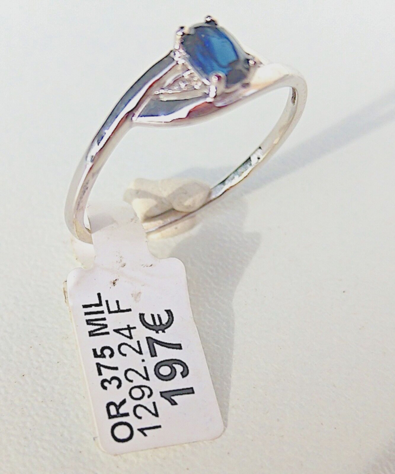 Bague saphir bleu clair ovale en or blanc 9 carats cadeau femme 56