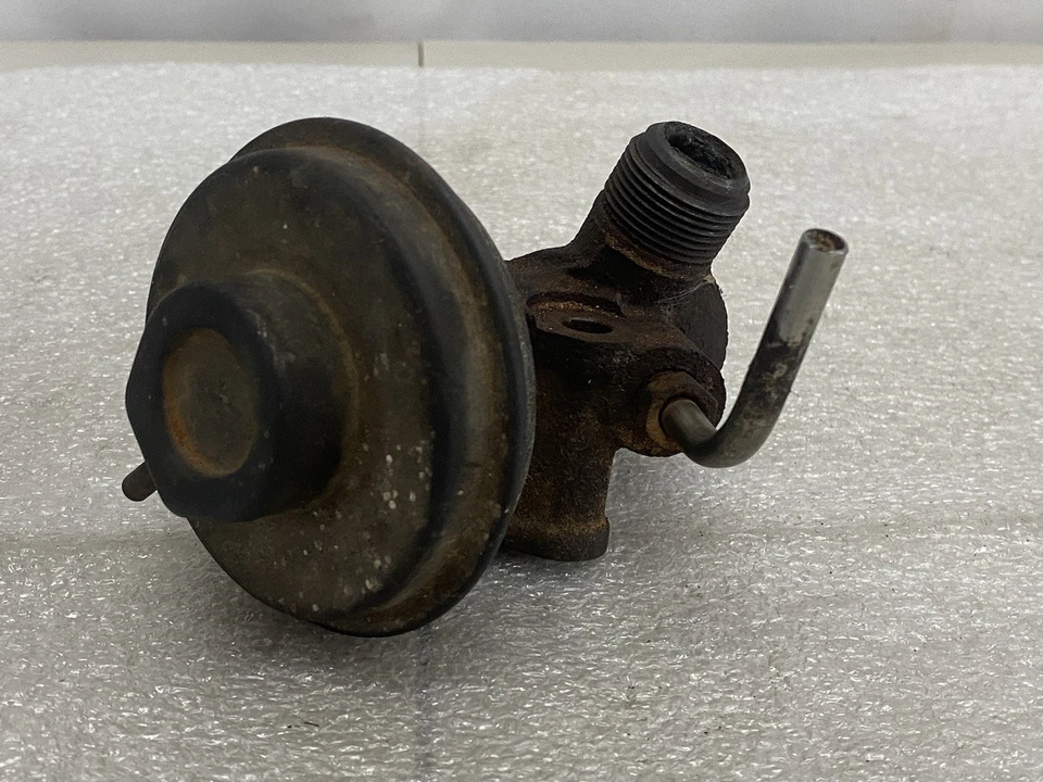 Camioneta pickup Nissan Datsun 720 1983-1986 2,4 L Z24 OEM EGR válvula Foto 4 de 4