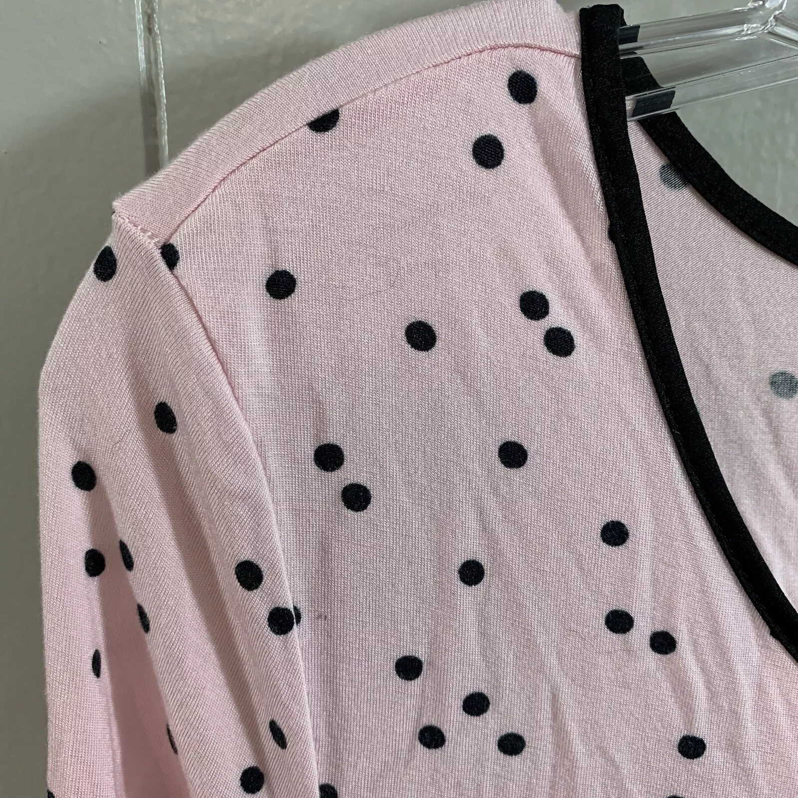 Abito maglietta Kate Spade rosa nero a pois manica a campana lunghezza ginocchio S