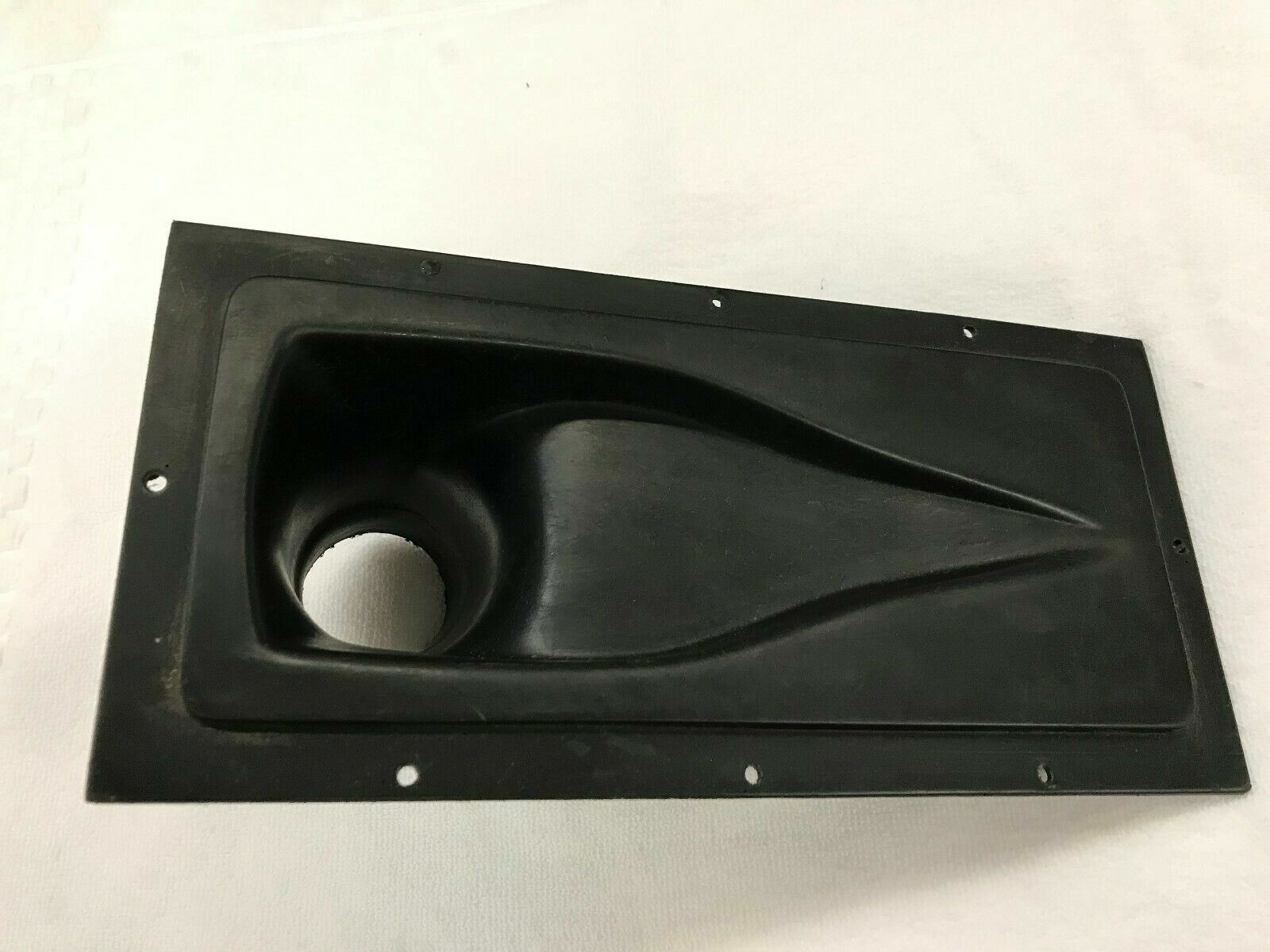 FERRARI 550 AIR INTAKE UNDER FLOOR AIR INLET OEM 65895400