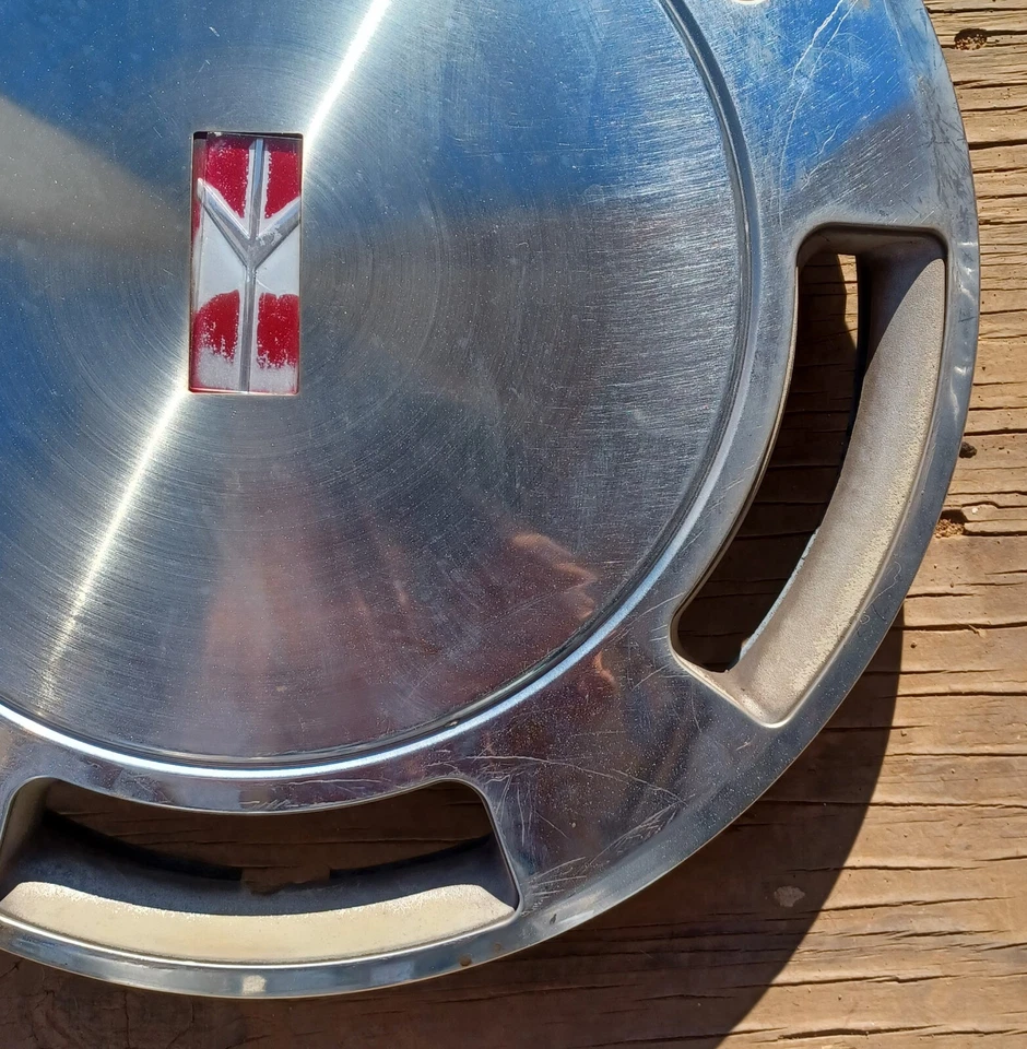 Oldsmobile Cutlass Ciera,88,98 轮毂盖 1985 - 1992 适合 14 英寸车轮 10180873 — 第 4/4 张图片