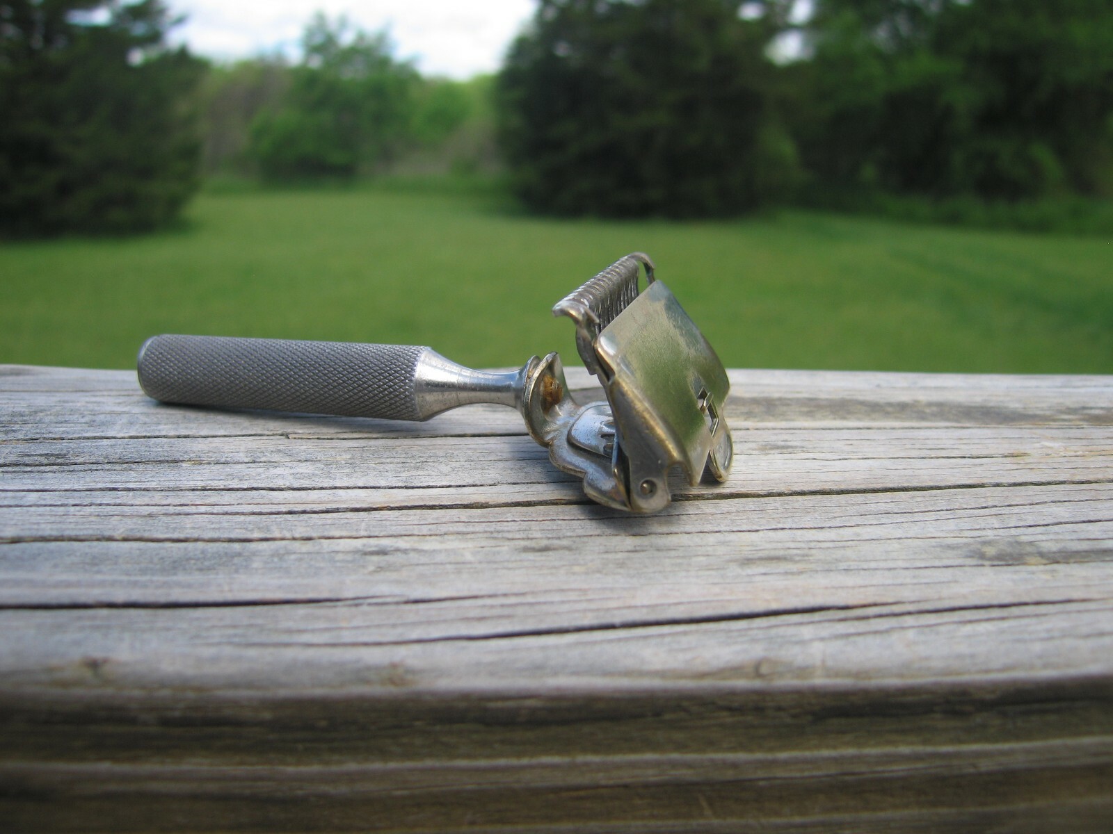 Gem Cutlery Co "Damaskeene" SE Safety Razor Silver Tone w/Original Case