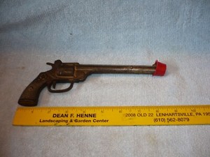 circa  1930 mohawk by hubley    Cast Iron   Pistol  single shot