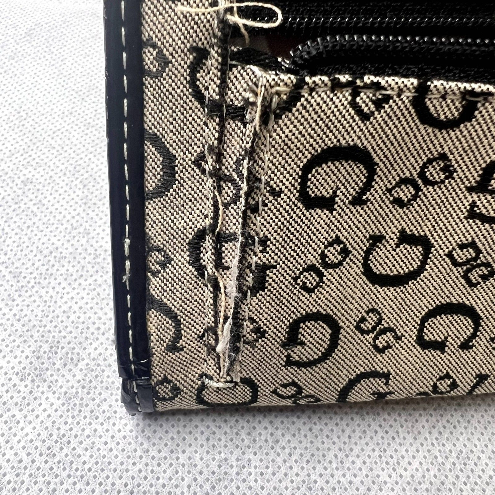 Guess Logo Wallet Trifold Basic Neutral - image 11