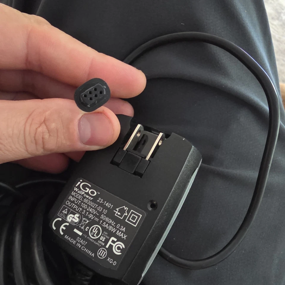 iGo - 6630027-03 10 - Adaptador/Cargador/Fuente de alimentación de aire acondicionado de pared - Salida 3,1-9 V Foto 3 de 3