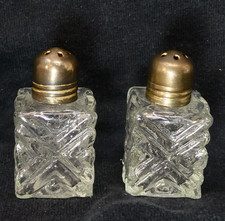 Glass Salt and Pepper Shakers Square Geometric Pattern with Silver Plate