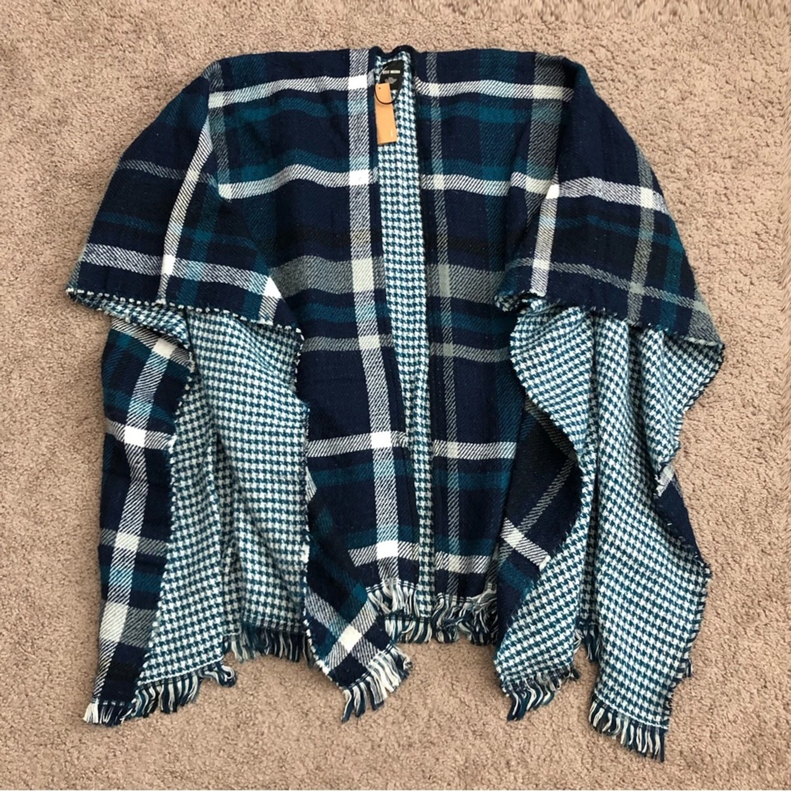 Steve Madden Poncho Sweater Women Knit Blue Plaid Houndstooth Fringe