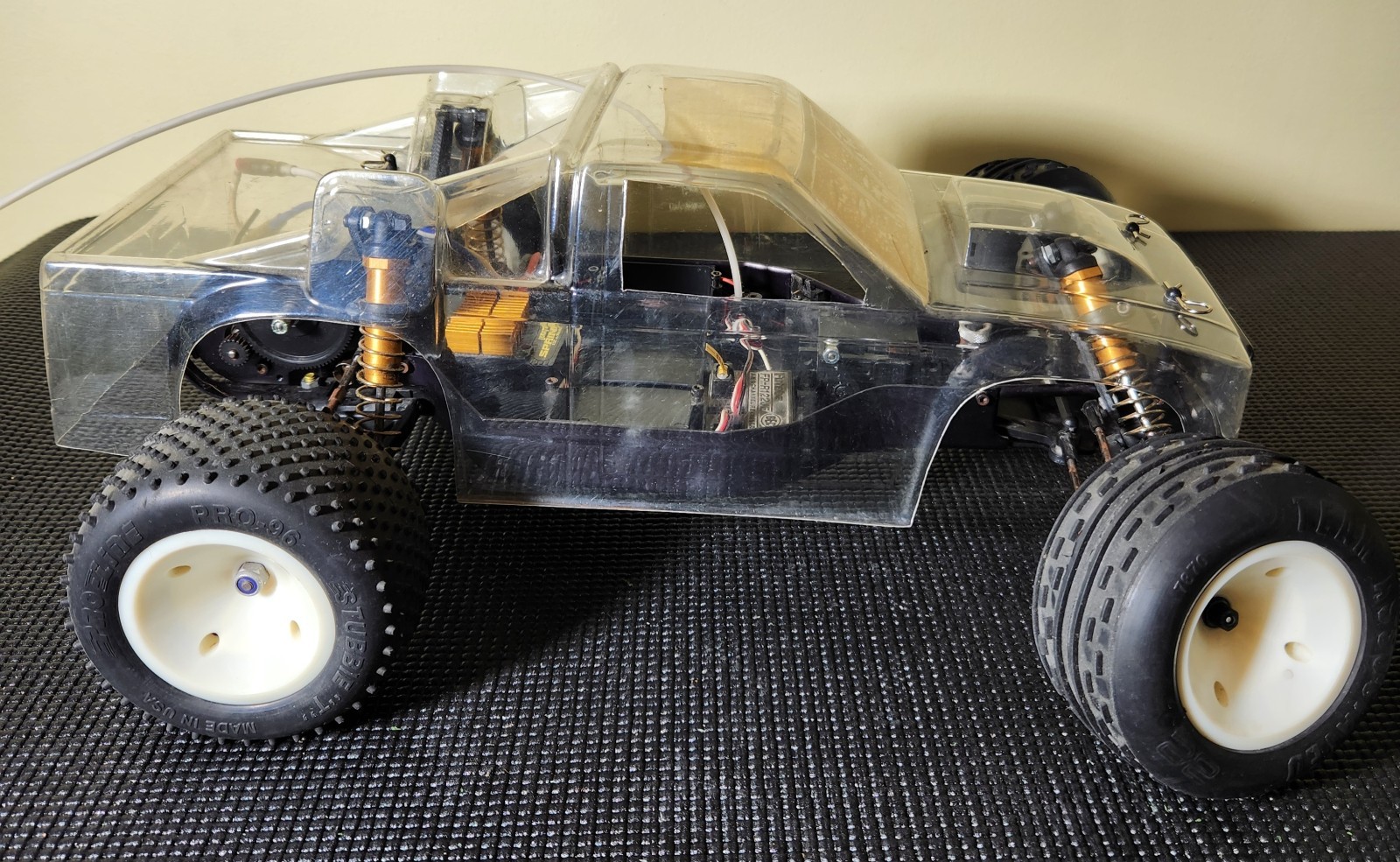 Vintage Associated Rc10T Original RC Truck Futaba Remote Esp Control Motor