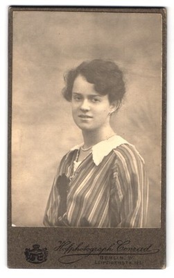 Fotografie Conrad, Berlin-W, Leipzigerstrasse 121, Portrait junge Dame in modis 