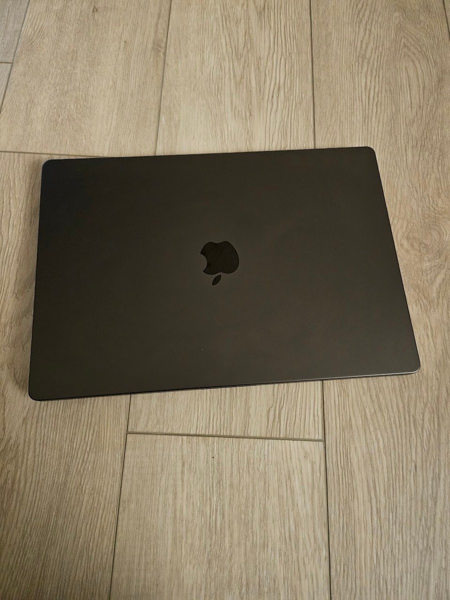 MacBook Pro 16インチ M3 Pro 36GB 512GB SSD Apple MacBook Pro 16 in (512GB SSD, Apple M3 Pro, 36GB RAM) Laptop