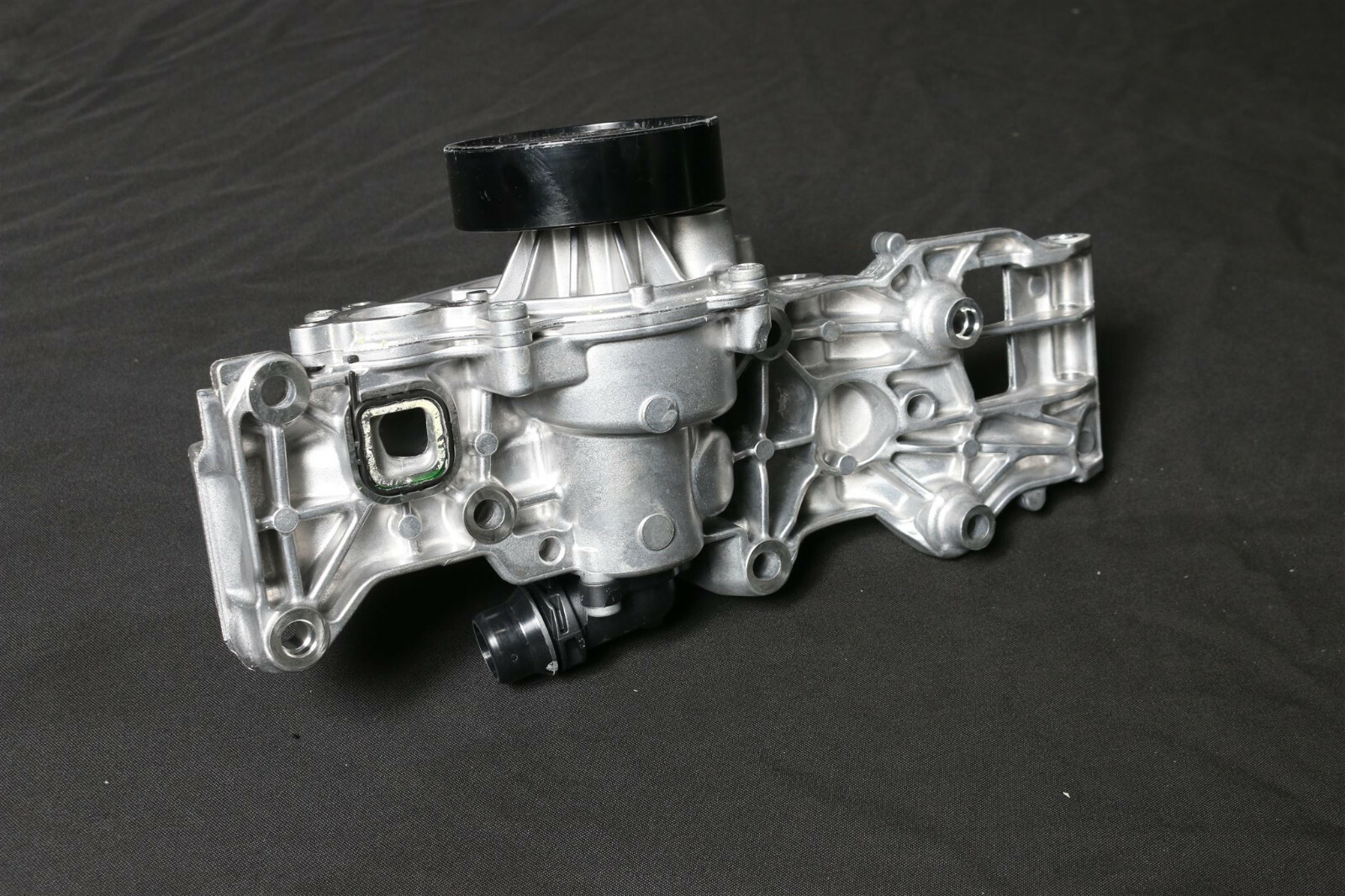 8631940 Wasserpumpe Kühlmittelpume BMW 1er F40 M 135i X F44 M 235iX F45