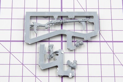 Warhammer 40k / Kill Team: Tau Empire Kroot Jagdgewehr mit Waffen.