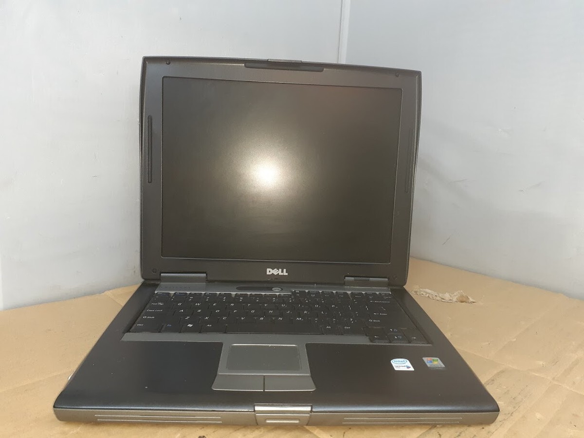 ジャンク DELL Latitude D520 Dell Latitude D520 PP17L Intel Core 2 Duo 1.66 GHz, 512 MB