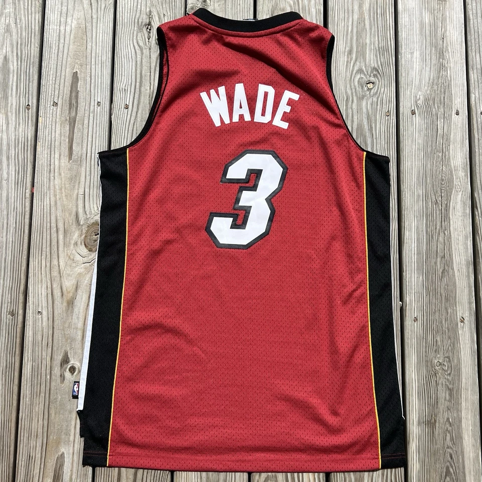 Vintage Men’s Reebok Miami Heat Jersey Dwyane Wade Red Large - Image 2 of 4