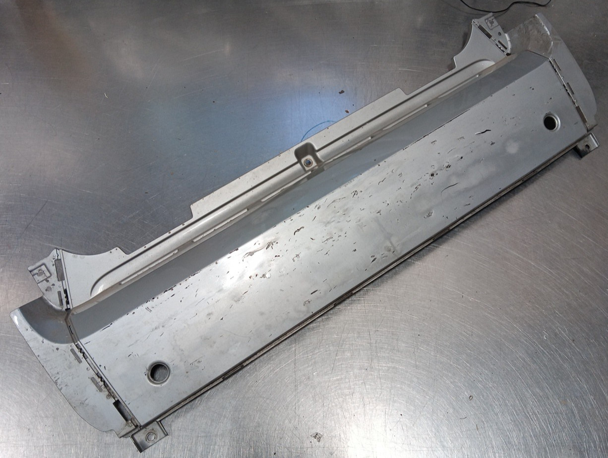 SMART FOR TWO FORTWO BRABUS 2009 REAR BUMPER CENTER SILVER COVER A 451 647 00 01