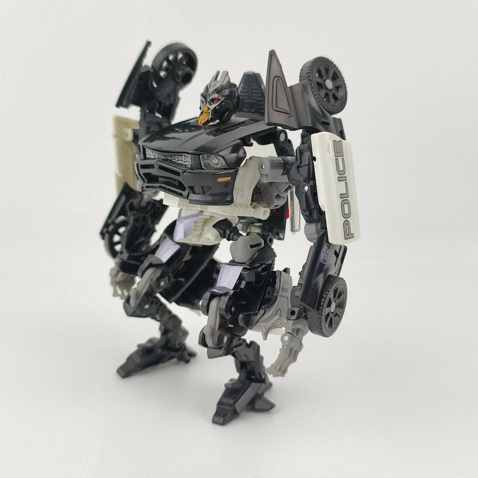 Transformers Barricade Complete DOTM Deluxe Class + Instrucciones Foto 3 de 4