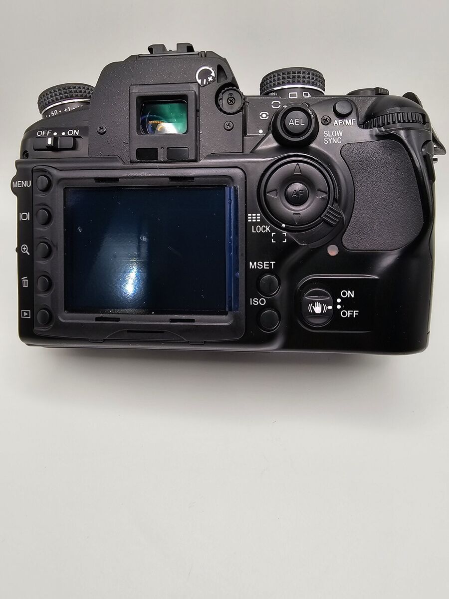 Konica Minolta MAXXUM 7D 6.1MP Digital SLR Camera - Black Konica Minolta MAXXUM 7D 6.1MP Digital SLR Camera - Black