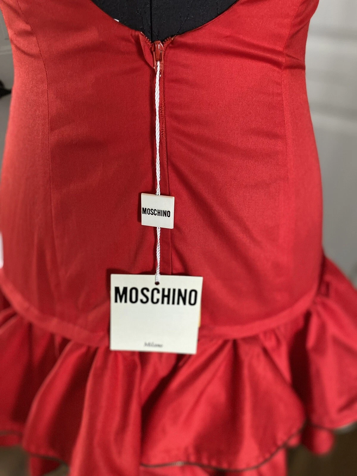 Abito rosso Moschino vintage Deadstock anni '80 con cerniera arricciacapelli