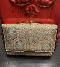 Vintage Coin Wallet Purse with Kissing Clasp Metal Frame Button Closure