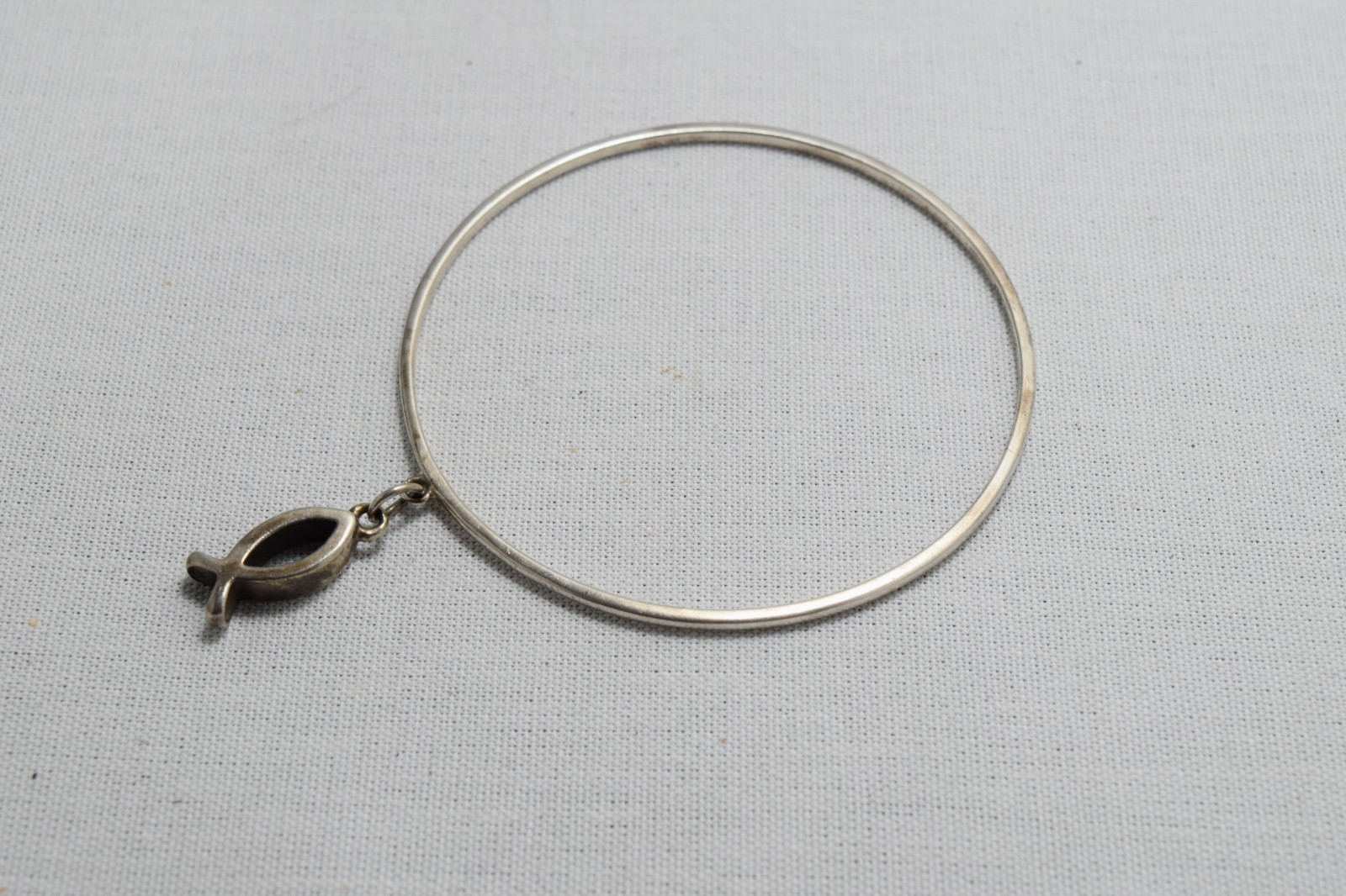 RETIRED JAMES AVERY SOLID ITHACA FISH BANGLE STER… - image 2