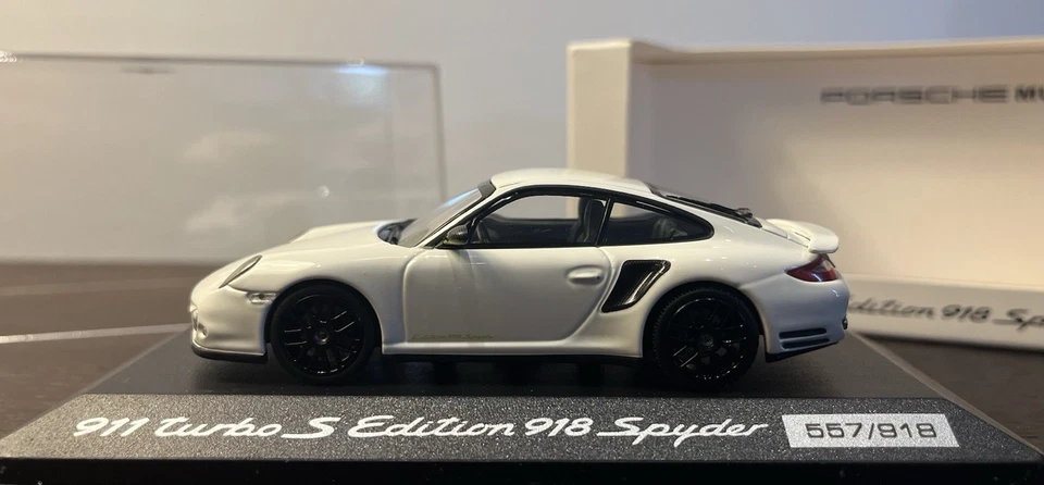 Porsche 911 Turbo S Edition 918 Spyder Minichamps White 997 (II) - Immagine 2 di 4