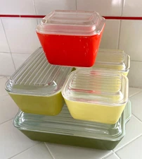 VTG PYREX VERDE GREEN REFRIGERATOR DISHES W/ LIDS (8-PIECE SET) + RED DISH w/LID