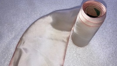VINTAGE Hanah Pure 100% Silk Ribbon 34'' Cut Bias Hand Dyed IVORY PINK 4'' WIDE