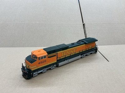 KATO HO SCALE DIESELLOK C44-9W DASH 9 BNSF ORANGE DCC SOUND!