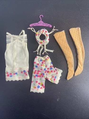 Vintage Barbie Francie First Things First #1252 Set