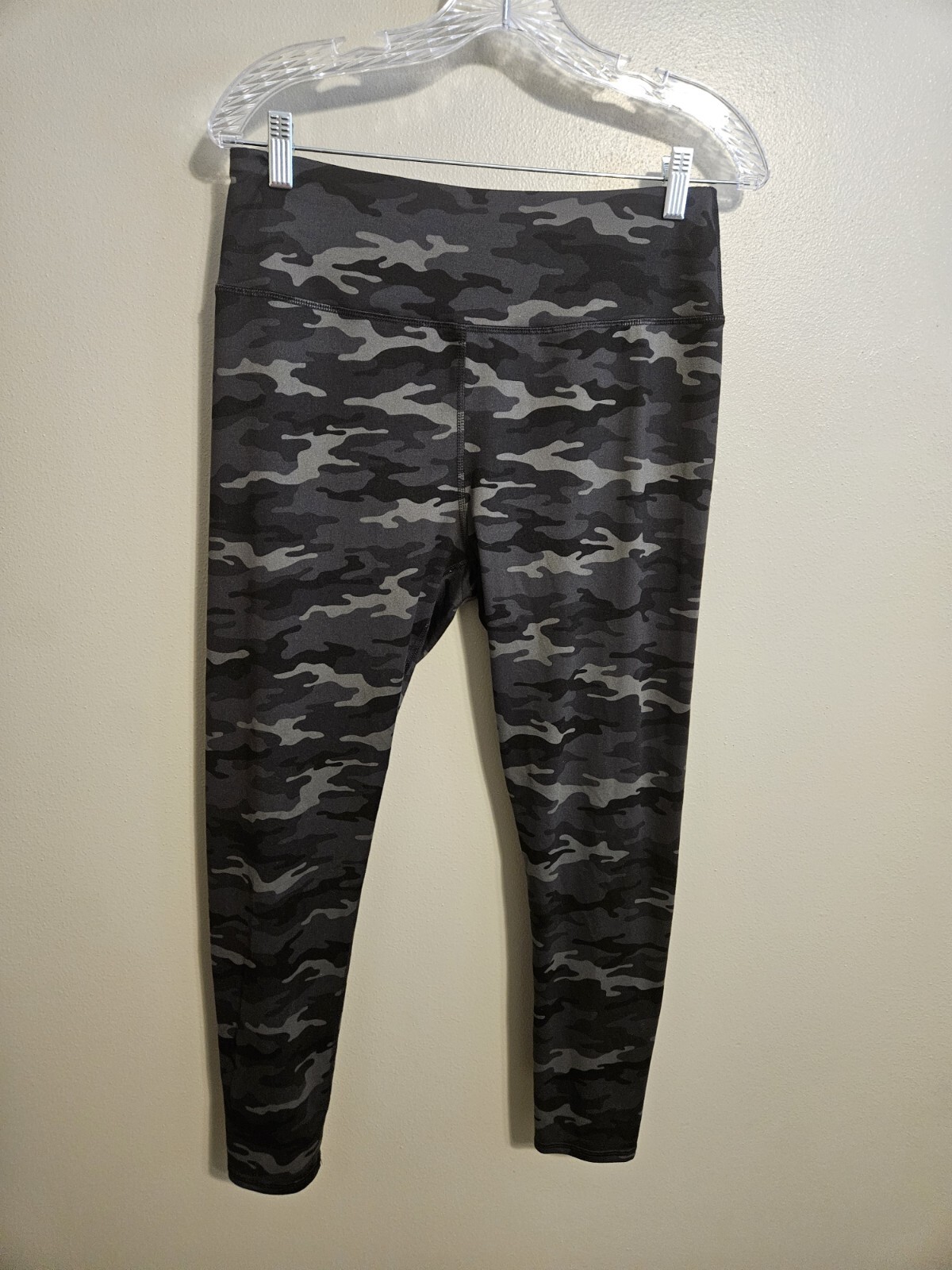 Maurices Leggings Womens Black Gray Camouflage Ankle Length Yoga Size L