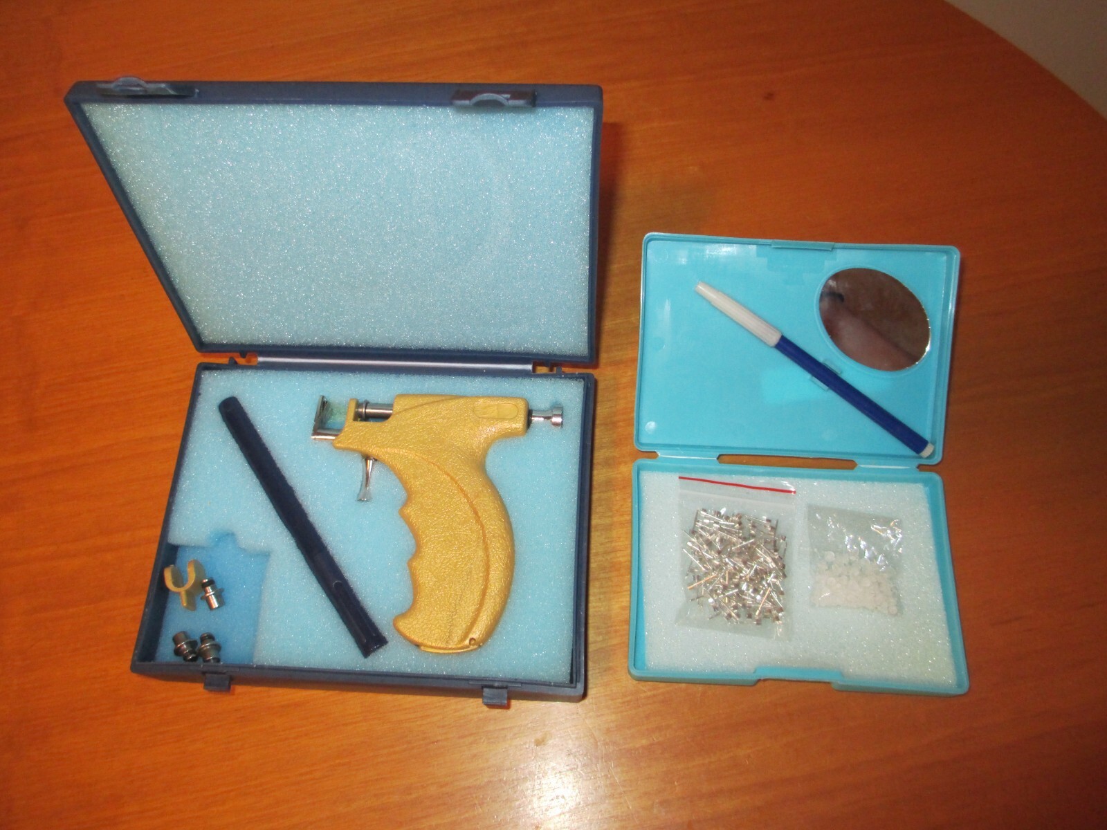 Brand new Professionalgrade ear piercing kit eBay