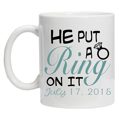 He Put a Ring on It Tasse, Verlobung Keramik 10 Unzen Kaffeetasse, Verlobungsgeschenk