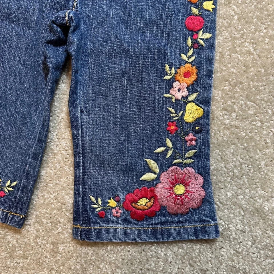 Pantalones de mezclilla Gymboree de colección bordados florales informales apliques de flores azules Foto 2 de 4