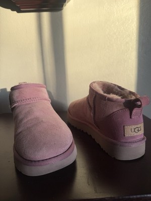 UGG Classic Ultra Mini Boots 1116109   Women s Size 6   dusty orchid   Pre-Owned