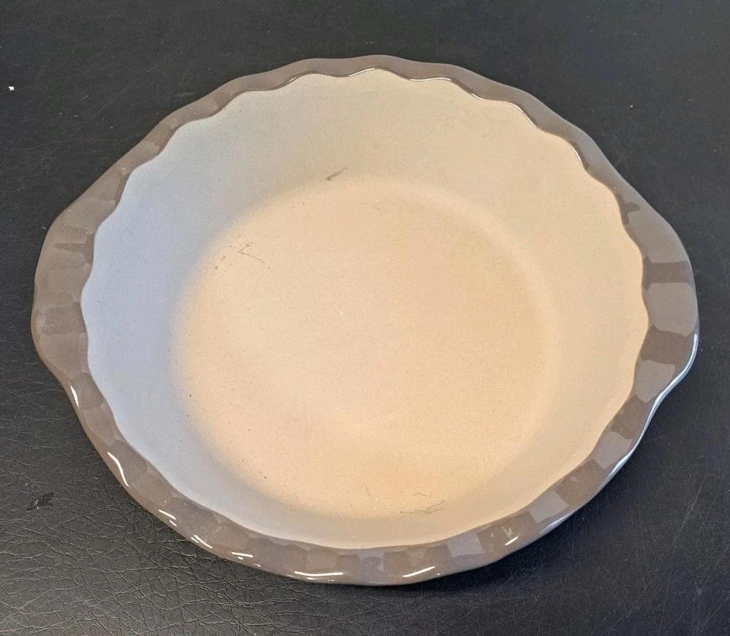 Pampered Chef Family Heritage Stoneware Deep Dish Pie Plate 9.3”
Opens in a new window or tab