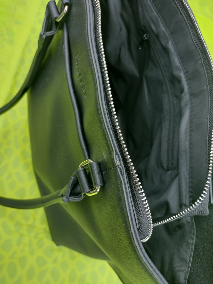 Bolso de Mano Firetrap - Negro Elegante con Bolsillo Lateral y Bolsillo Interior con Cremallera Foto 3 de 4