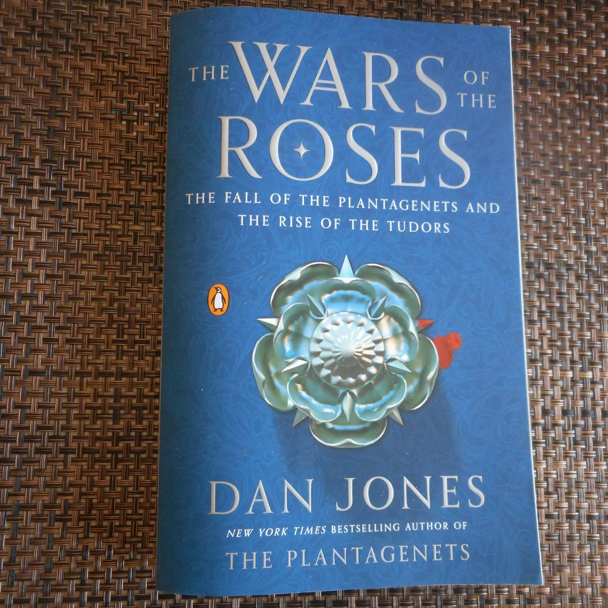 The Wars of the Roses: The Fall of the Plantagenets and the Rise of the  Tudors by Dan Jones