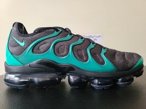 eagles vapormax plus