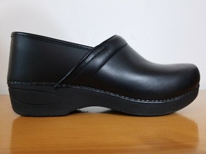 dansko xp 2.0 black pull up